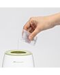 3103207000_2025_bebeconfort_bottlefeedacc_electricbottlewarmer_green_cuppouringwater_V2